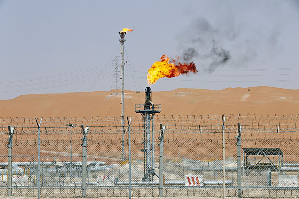 沙特阿美據報上調運往亞洲的各級原油價格。圖為沙特阿美的一處油田。