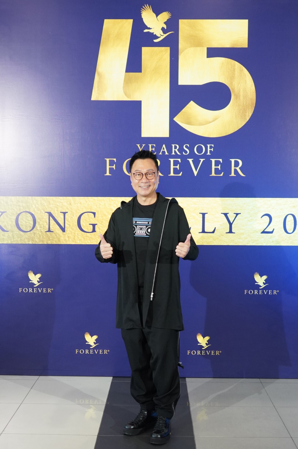 黎耀祥即场返TVB开剧。