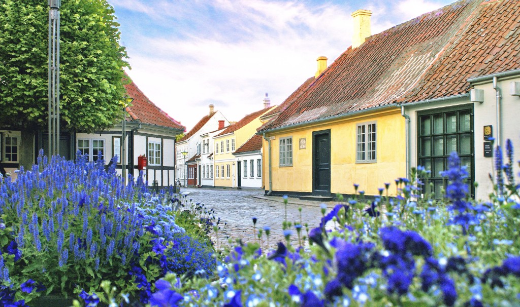 丹麥享負盛名的童話大師安徒生則則喜歡周遊列國，通過旅行獲取靈感。（安徒生兒時故居圖片）