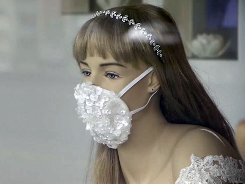 店主指推出这些口罩的初衷,其实是希望人们在疫情中能自觉地采取防护措施。(网图)