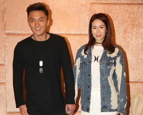 楊明拖實女友莊思明。