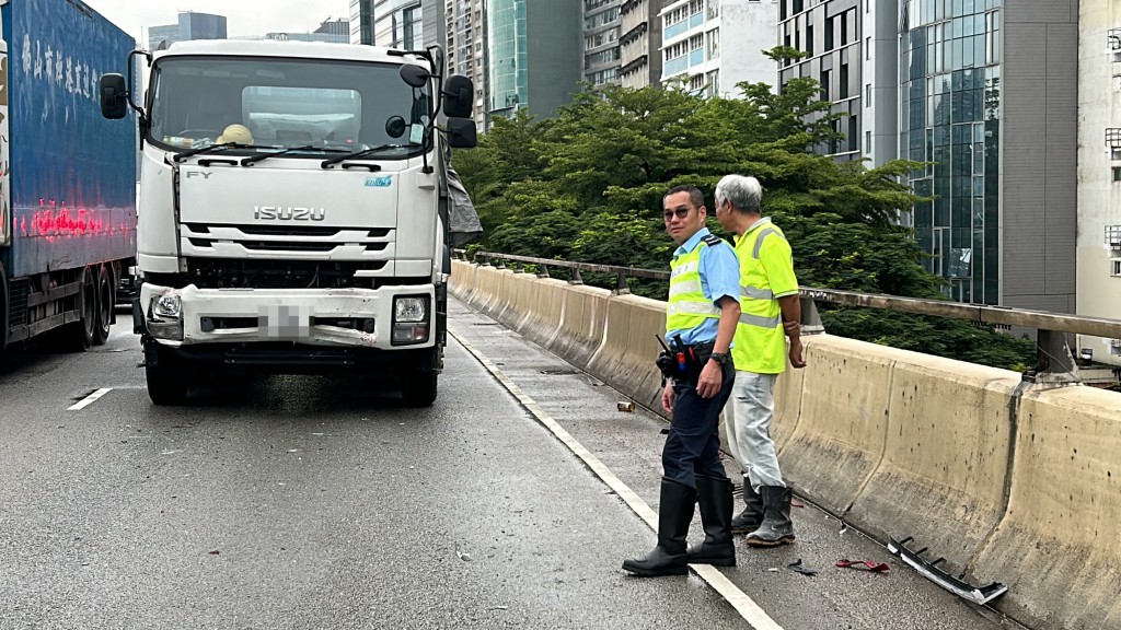 泥頭車司機助查。