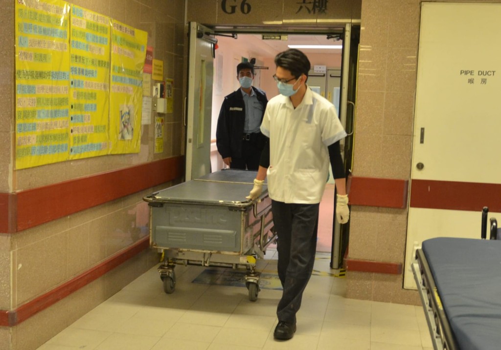 女顧客昨送伊利沙伯醫院後,延至今早證實死亡。林思明攝