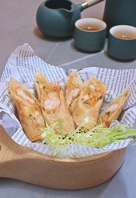 番茄蛋春卷 $32 番茄蛋春卷 $32