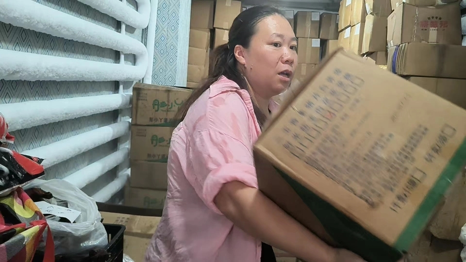 陳女士還原當時自救情況。 瀟湘晨報 陳女士還原當時自救情況。 瀟湘晨報