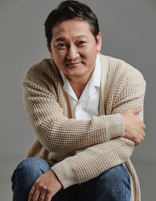 鄭滿植不滿網民追擊安山，主因是她束短髮而被鬧。