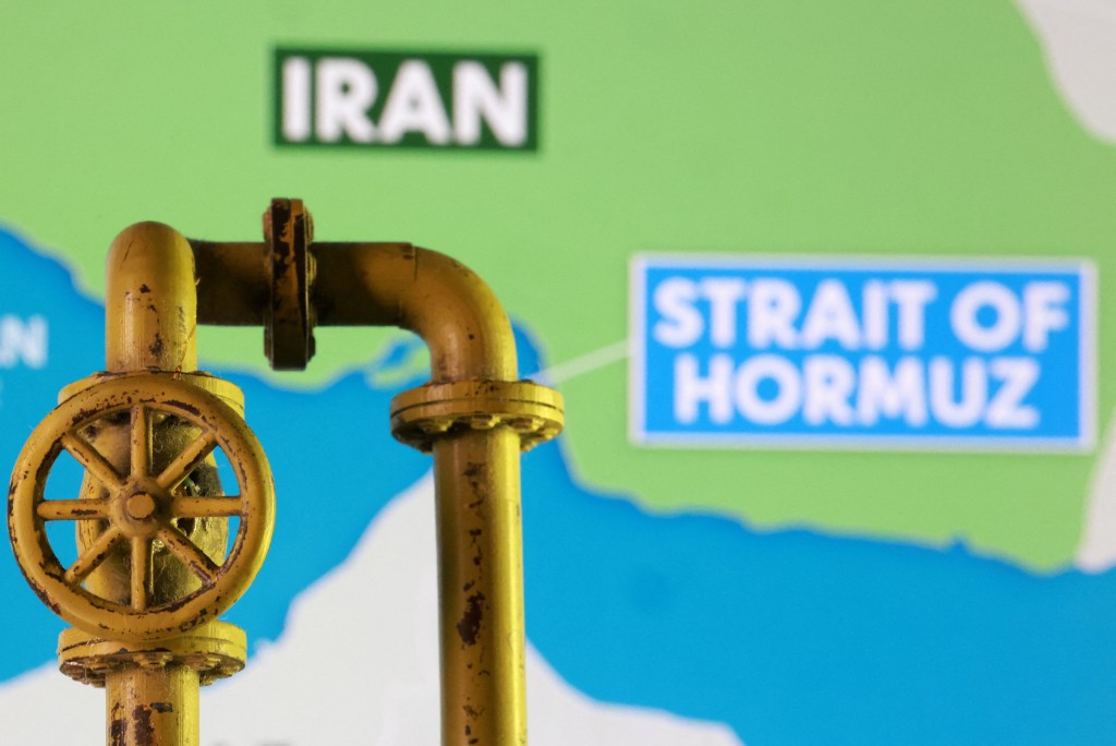 伊朗封锁霍尔木兹海峡影响全球石油供应。(路透社)