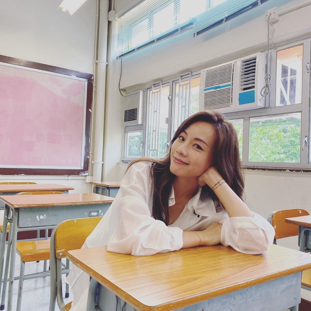 Stephy仲入埋課室參觀。