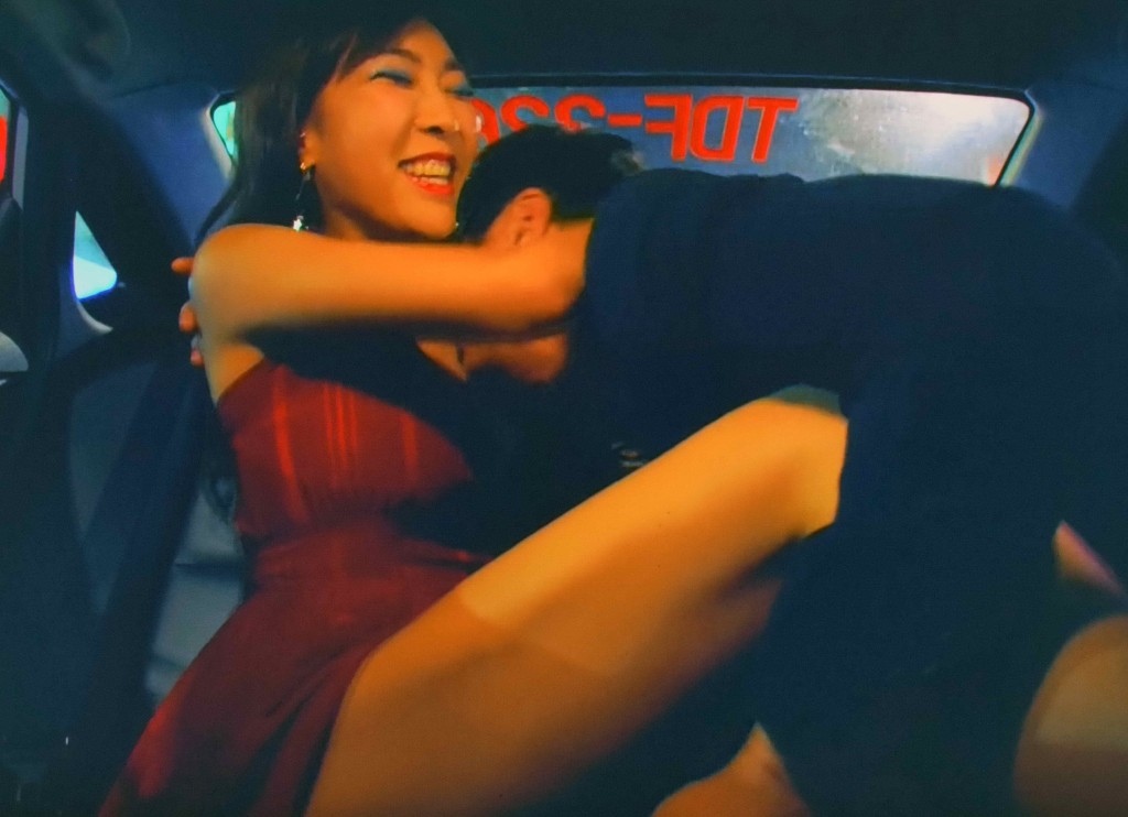車廂內祥哥好猴擒。