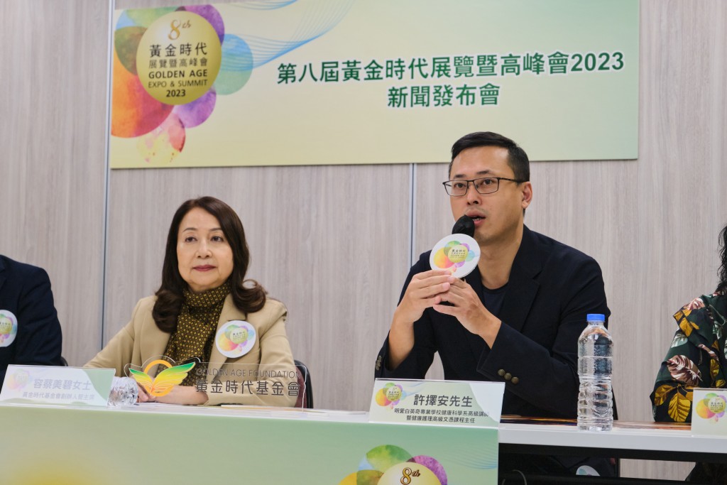 明愛白英奇專業學校健康科學系高級講師暨健康護理高級文憑課程主任許擇安指出透過科技提升護理效率及減輕人手壓力。