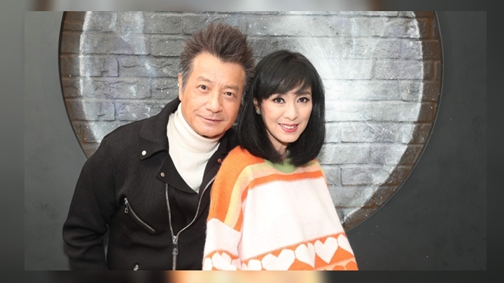 米雪與石修在《十月初五的月光》中演繹情人知己。