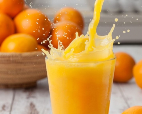 研究發現，每日飲用100毫升含糖飲料可增加18%患癌風險。網圖