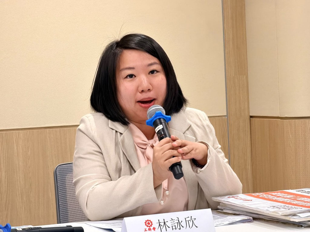 林詠欣建議當局在華富站增設出口及接駁道路通往置富花園,提升整個鐵路的效益。 林詠欣建議當局在華富站增設出口及接駁道路通往置富花園,提升整個鐵路的效益。