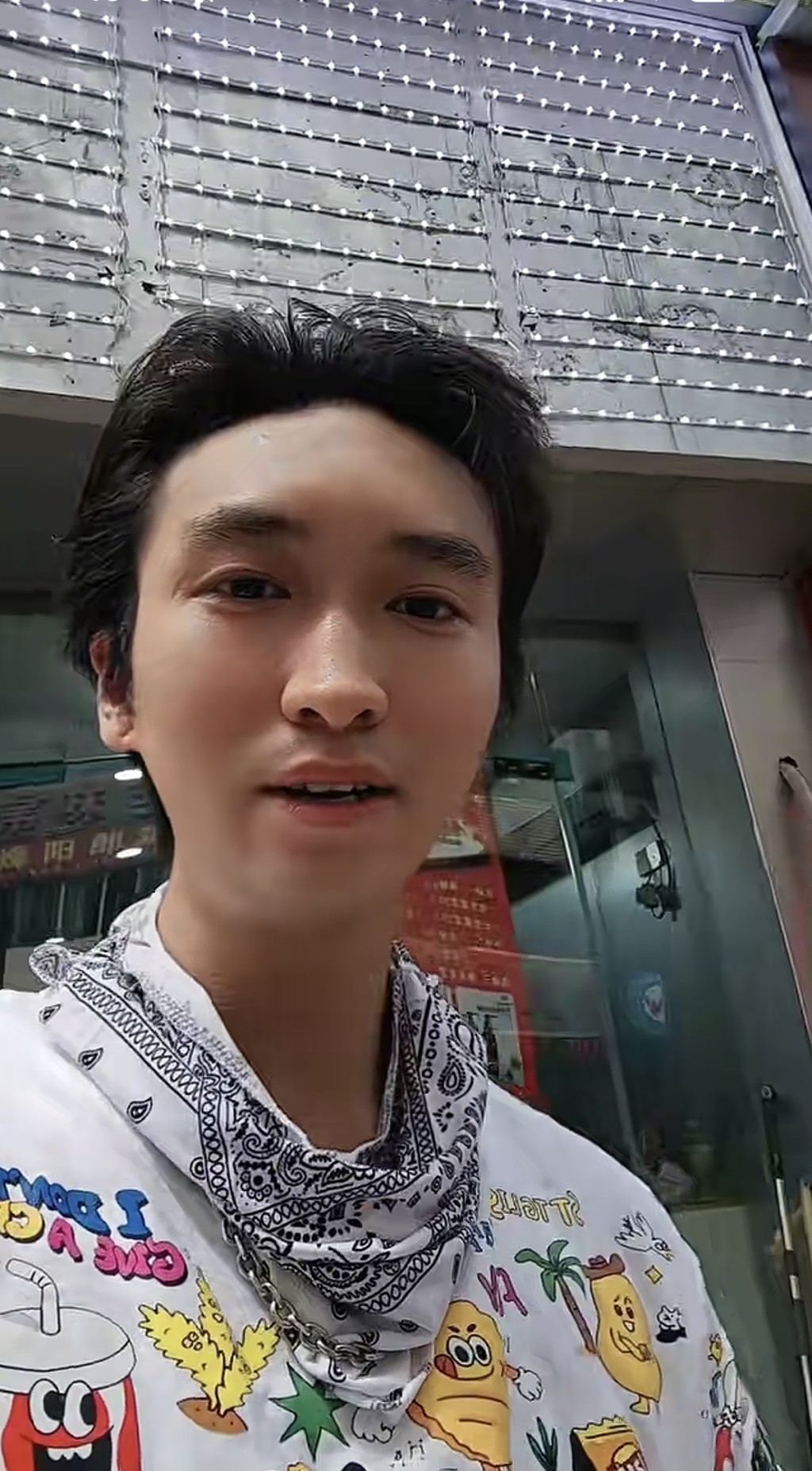 該理髮店招牌已被拆除。抖音@最高髮院