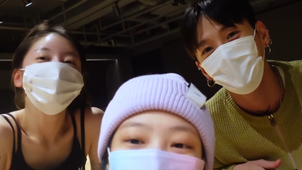 Jennie好多谢两位排舞师的帮助。