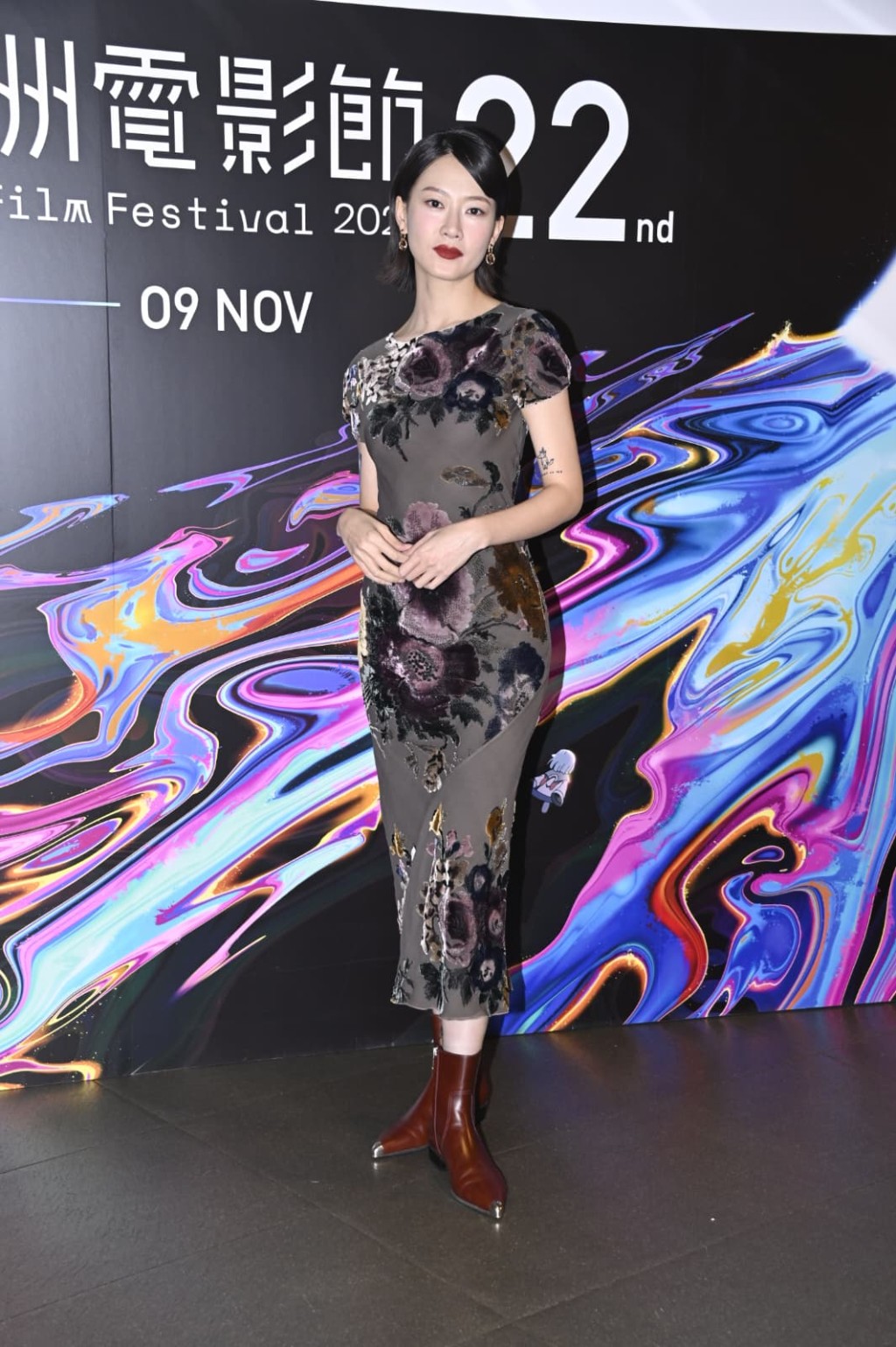 廖子妤明言陳家樂是她的朋友,拍激情戲時感尷尬。 廖子妤明言陳家樂是她的朋友,拍激情戲時感尷尬。