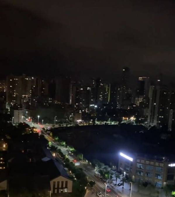 海口26日凌晨許多居民聽到疑似防空警報。抖音 海口26日凌晨許多居民聽到疑似防空警報。抖音