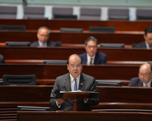 政務司司長張建宗表示,嚴正反對有關動議。