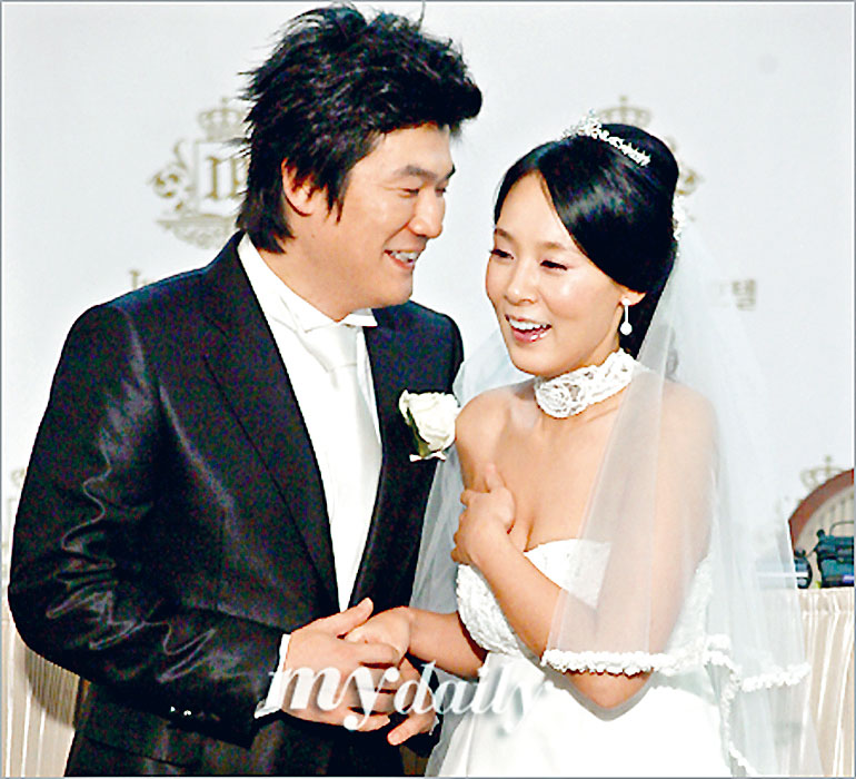 有指全美善生前極少見丈夫，其夫昨日與兒子送別她。