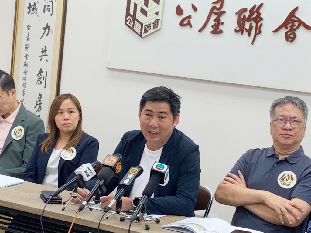 胡綽謙則指出,政府應增加誘因,吸引現行「租置計劃」下仍未購買單位的居民入市。 胡綽謙則指出,政府應增加誘因,吸引現行「租置計劃」下仍未購買單位的居民入市。
