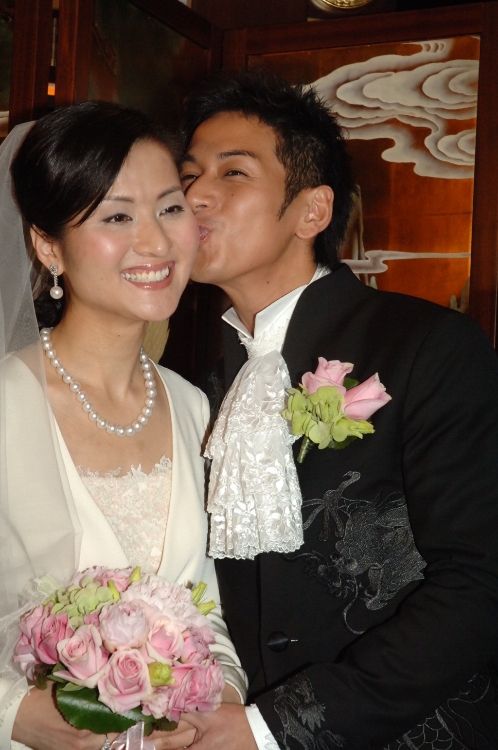 吳家樂2006年娶「升降機大王」周亦卿的千金周蕙蕙。