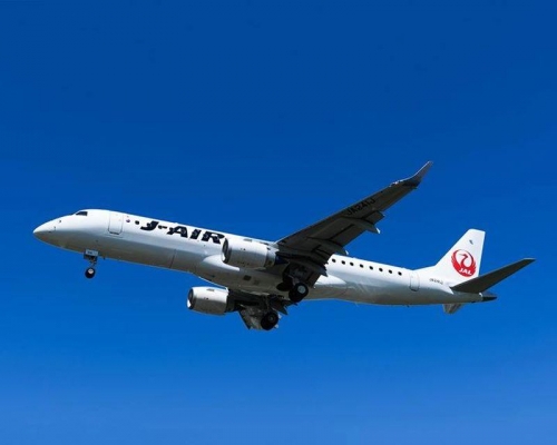 日航機上英語廣播將統一稱「各位」,不再分先生女士。 JAL FB 圖片