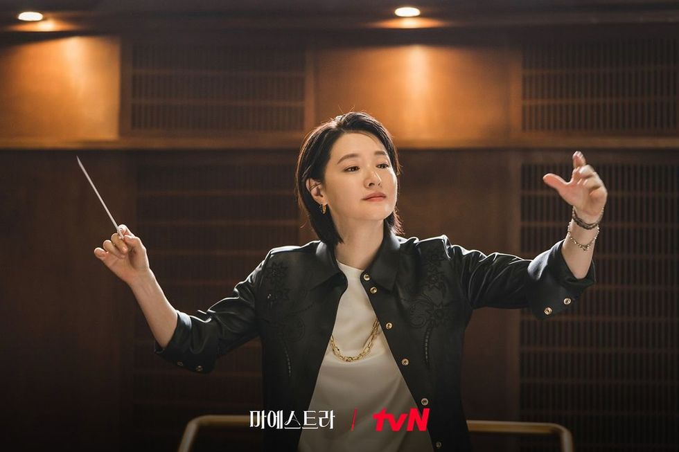 韩剧女神李英爱最近演出刚播毕的剧集《大指挥家：弘上的真相》。