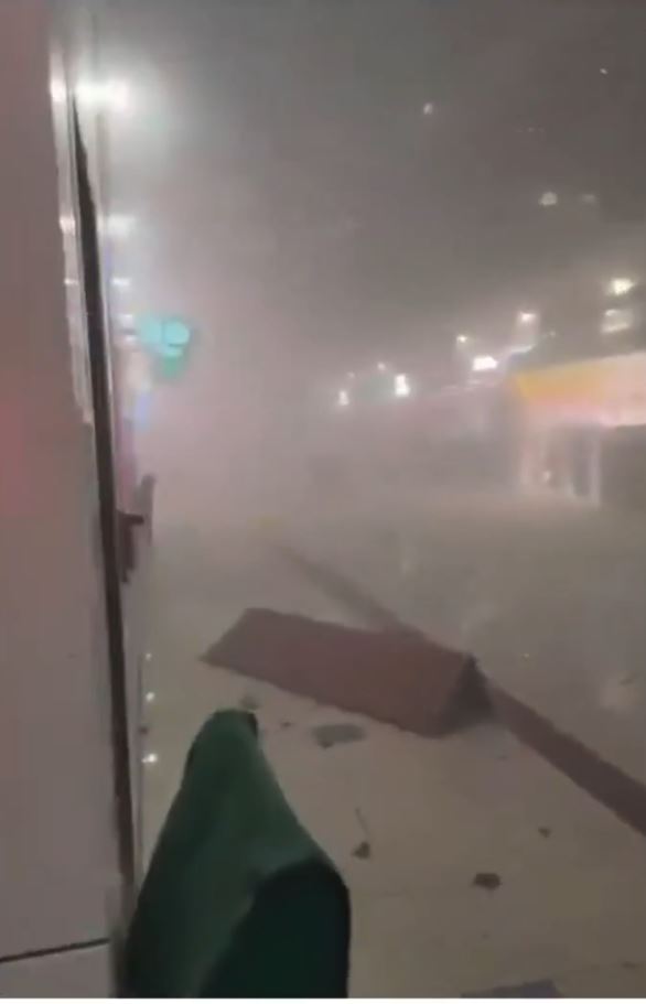 杜拜机场遭伊朗自杀无人机击中导致4名工作人员受伤。X@SaycheeseDGTL