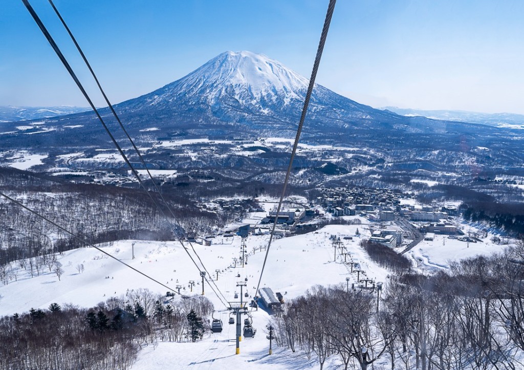 北海道為日本滑雪勝地，每年吸引大量遊客前往。
