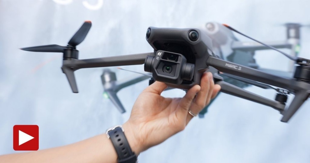 全新的基本版Mavic 3重量895g，Mavic 3 Cine版重量為899g，比上一代輕了大約10g，令外帶時更為方便。