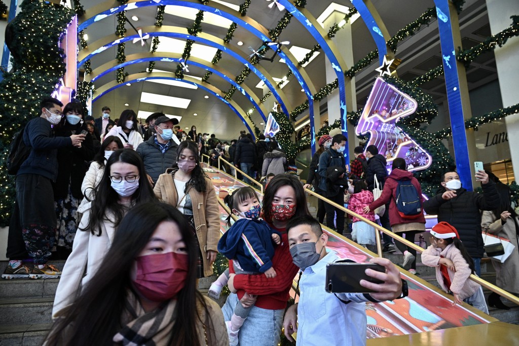 邵家輝擔心港人聖誕及新年假期離港旅遊，影響本地消費。資料圖片