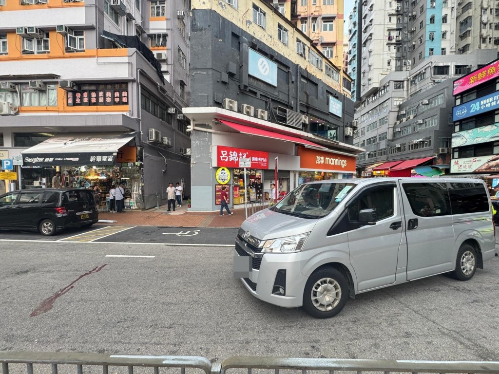 現場為葵涌盛芳街近高芳街交界。