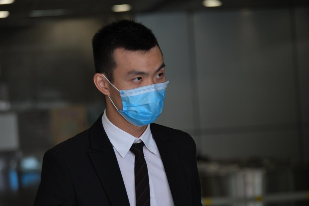 證人警員23552。