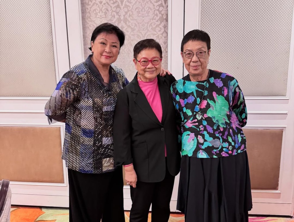 資深傳媒人汪曼玲約黃淑儀、導演許鞍華聚會。 資深傳媒人汪曼玲約黃淑儀、導演許鞍華聚會。
