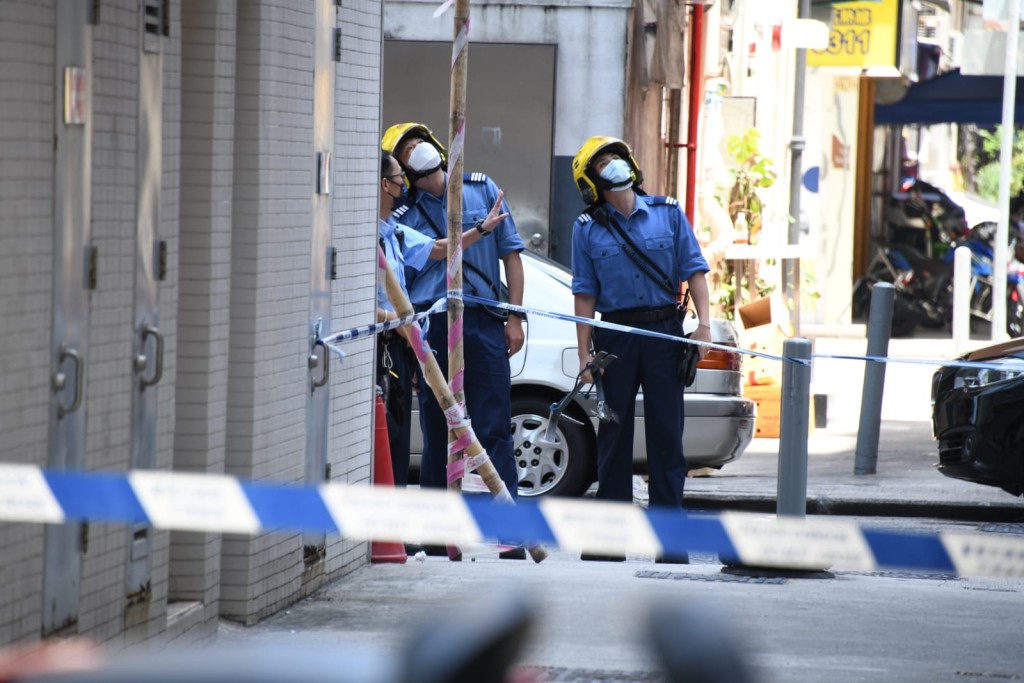警方封鎖現場對下的一段橫巷。楊偉亨攝