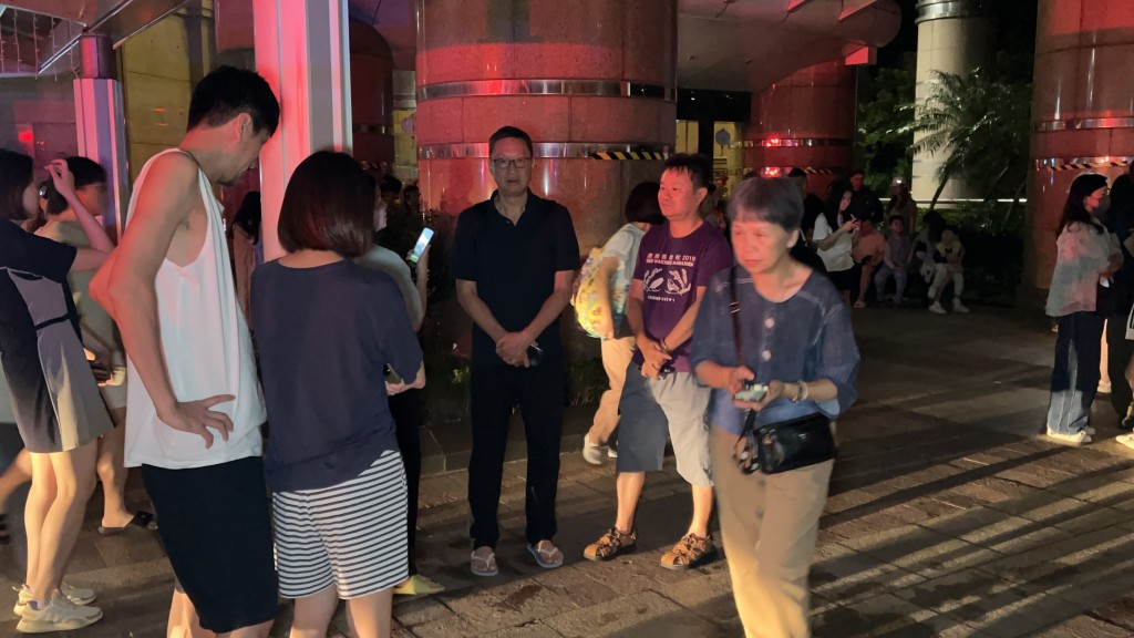 約50人疏散至安全位置。