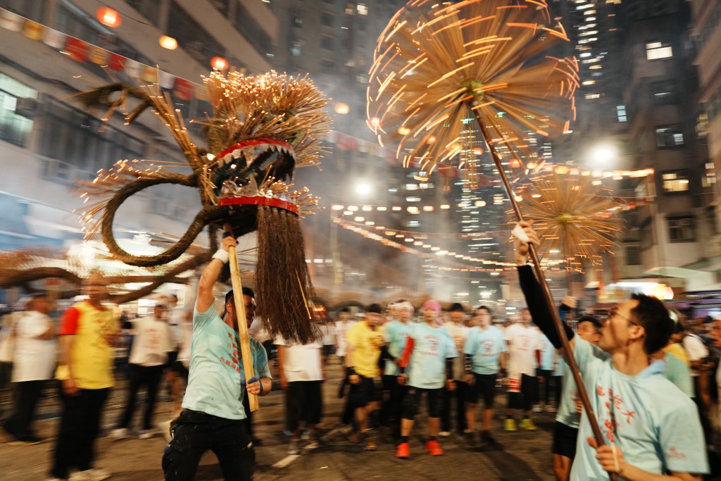 大坑舞火龍亦有促進旅客訪港。