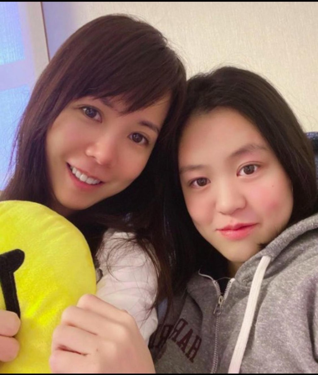 两人的大女刘秀盈已经21岁。