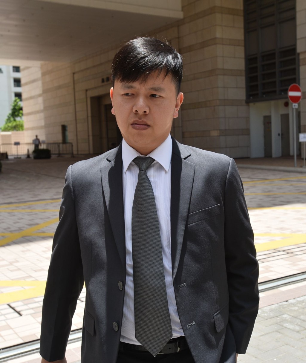 高級警員周偉傑。