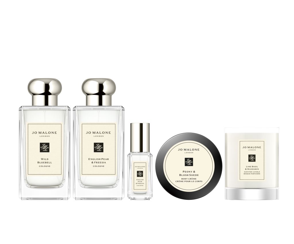 Jo Malone London - 奢華經典古龍水組合 $2,740 (原價$3,565 23%OFF):藍風鈴古龍水 100ml 鼠尾草與海鹽古龍水 100ml 英國梨與小蒼蘭古龍水 9ml 牡丹與胭紅麂絨潤膚乳霜 50ml 青檸、羅勒與柑橘旅行香氛工藝蠟燭 60g