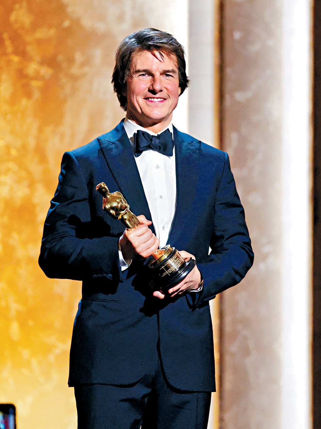 靚佬湯昨日獲頒「奧斯卡終身成就獎」，他感謝電影讓他可以環遊世界。