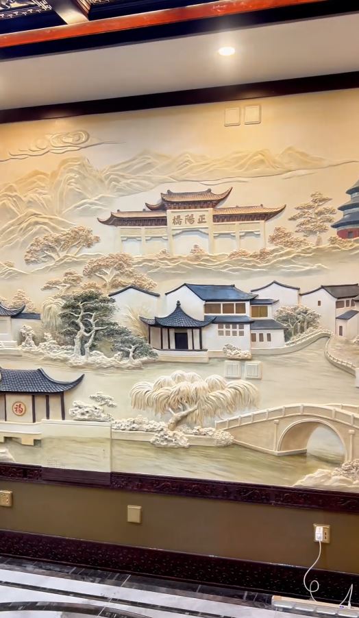 「狼尾兄弟」憑細膩、立體感強烈的浮雕壁畫成功創業。抖音@狼尾兄弟的浮雕VLOG