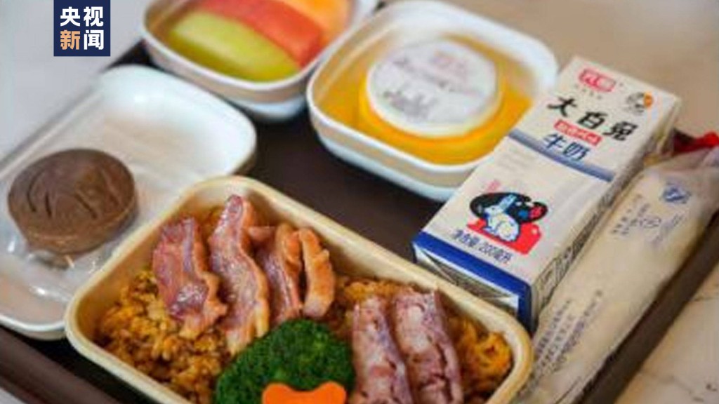 由旅客投票選出的主題餐食在航班上亮相。