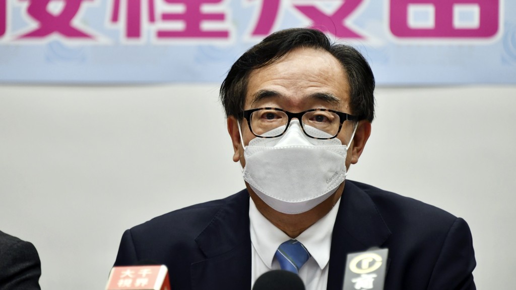 盧偉國指,本港抗疫成敗,推高兒童與長者接種率至為關鍵。資料圖片