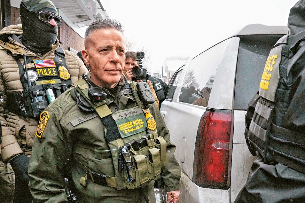 在明尼阿波利斯領導移民執法工作的邊境巡邏隊指揮官博維諾。