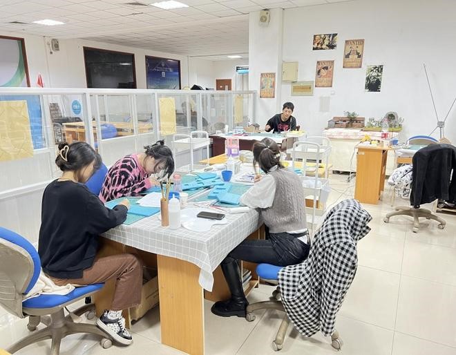 盧慶歡的公司已發展成有30名員工的規模。