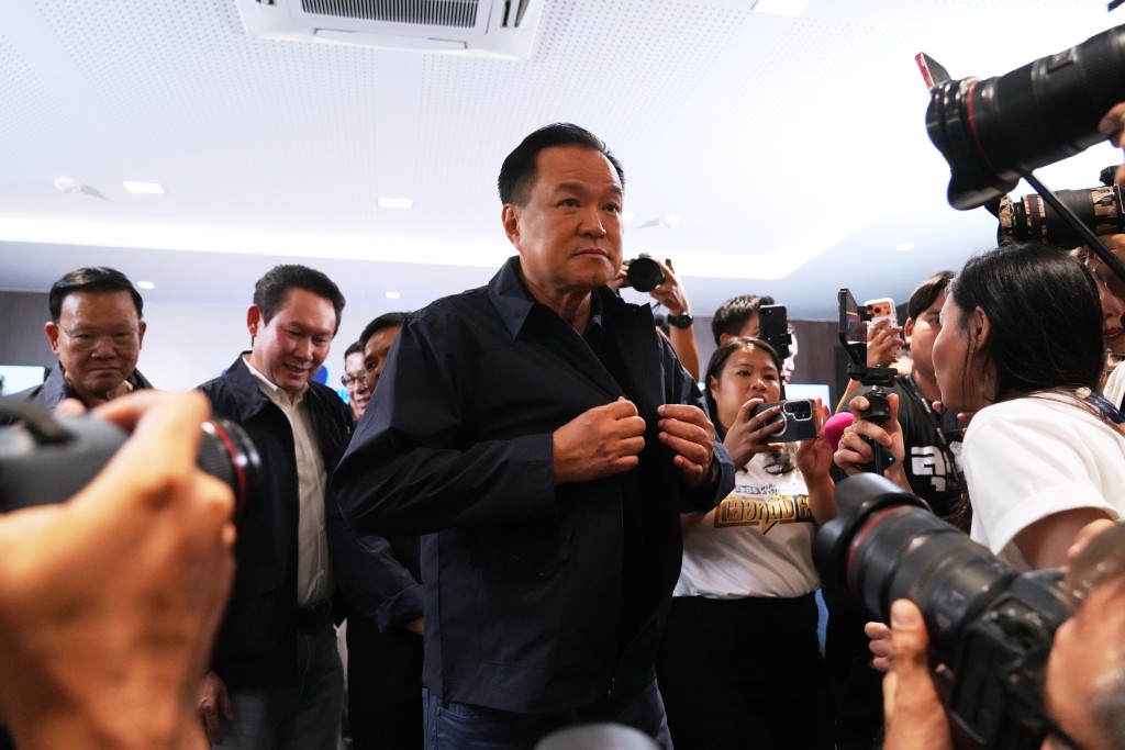 阿努廷在記者會上表示，今次勝利屬於人民，將致力於國家穩定發展並解決泰國民眾的問題。美聯社