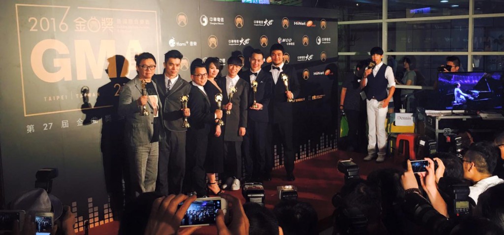 蘇打綠三度獲得台灣金曲獎「最佳樂團」，在2016年獲獎後，當時經理人林暐哲（右）突然宣佈休團三年。其後曾就版權問題打官司，最後蘇打綠成功取回樂團名字。