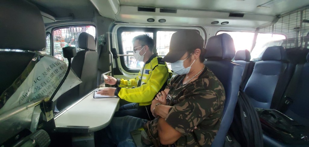 涉事男司機協助調查