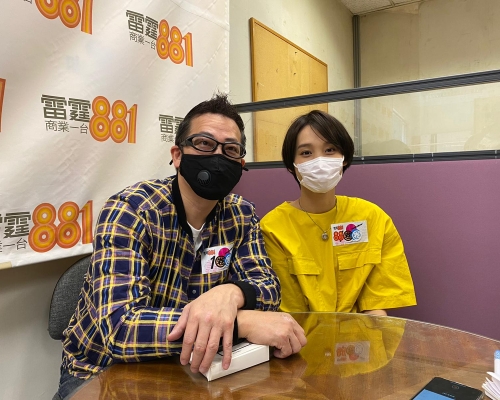 談善言與監製到電台宣傳。